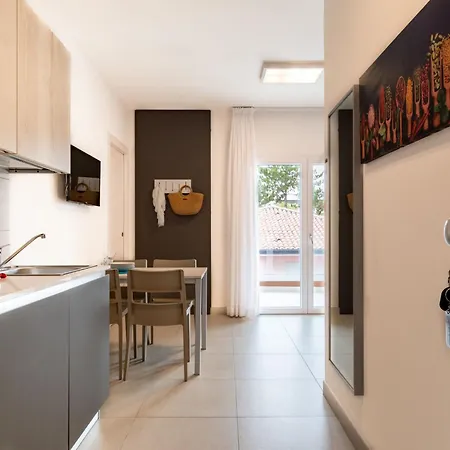 Iris Suite-3 By Interhome ביביונה